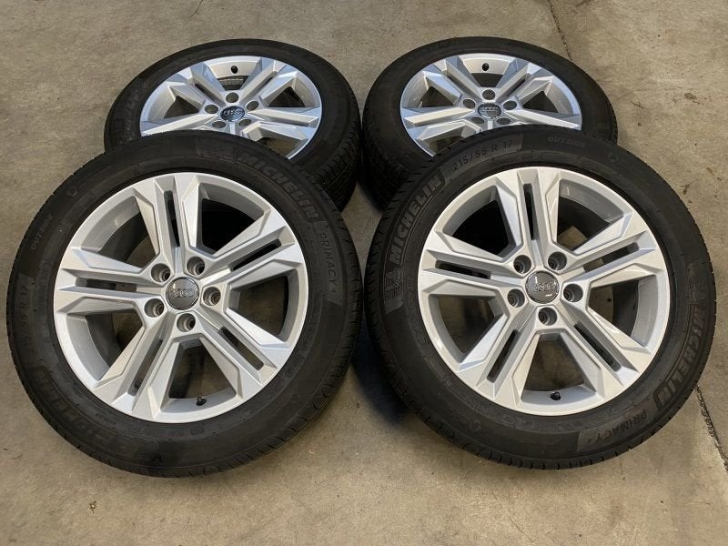 17 inch originele velgen + zomerbanden Audi Q2 81A601025AJ (, Autos : Pièces & Accessoires, Pneus et Jantes, 215 mm, Pneus été
