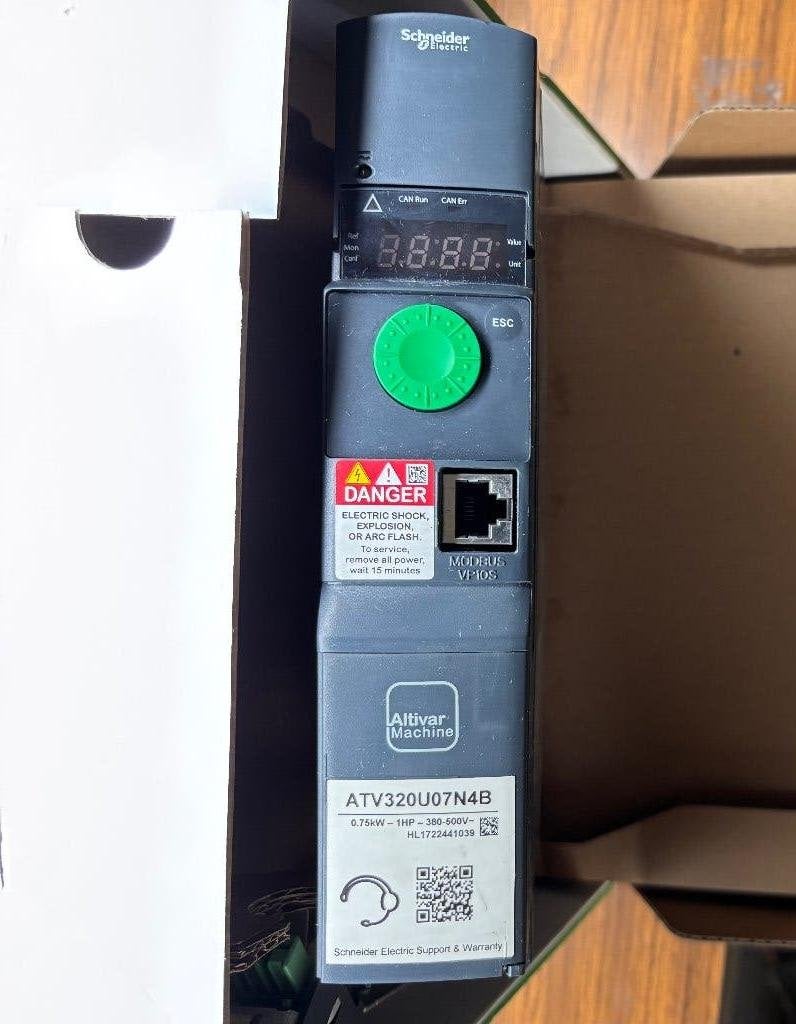 Frequentieregelaar Schneider Electric, Elektronische apparatuur, Ophalen of Verzenden, Zo goed als nieuw