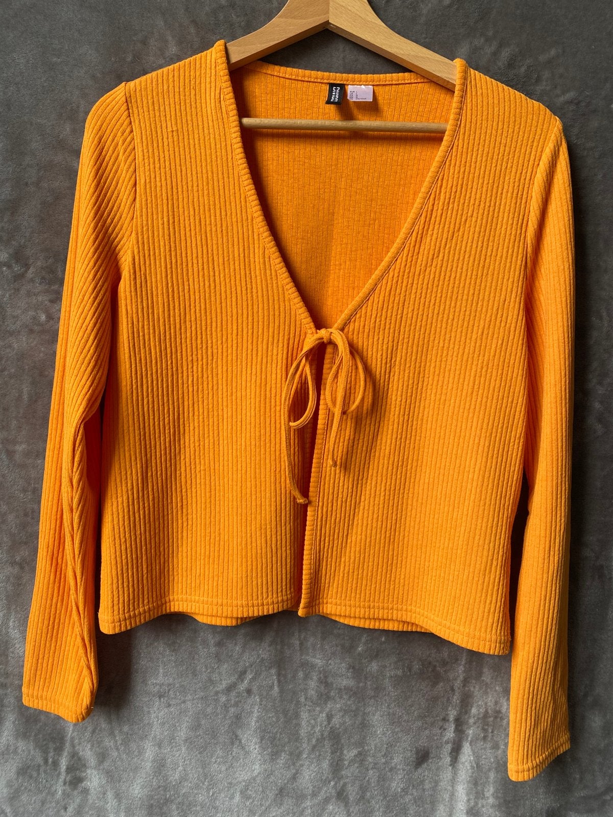 Oranje top met strik en lange mouwen H&M Divided, Kleding | Dames, Truien en Vesten, Ophalen of Verzenden, Gedragen, Maat 42/44 (L)