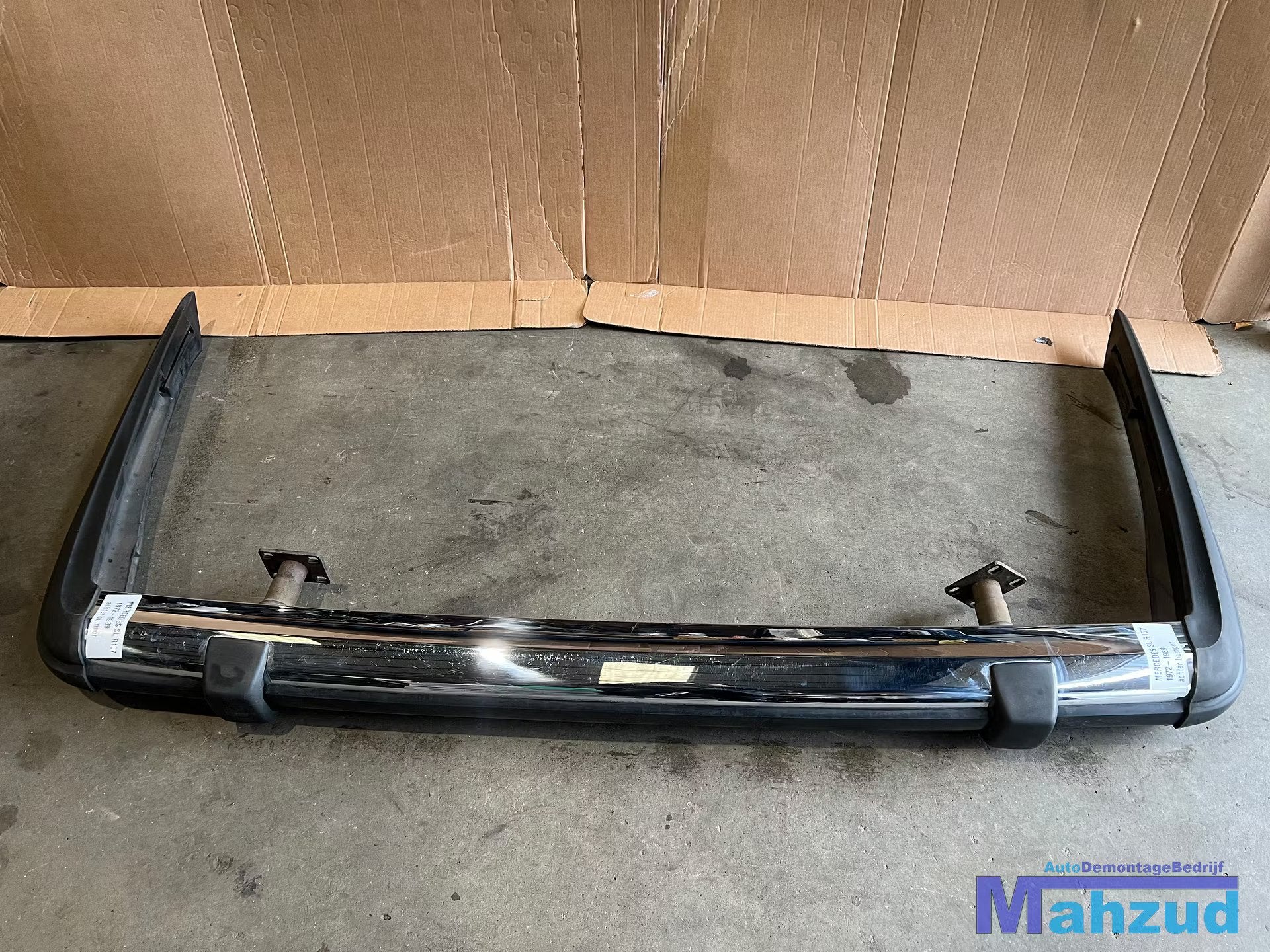 MERCEDES SL R107 achterrbumper 1972-1989, Autos : Pièces & Accessoires, Pare-chocs, Mercedes-Benz, Utilisé, Mercedesstrasse 120
70372  Stuttgart, DE