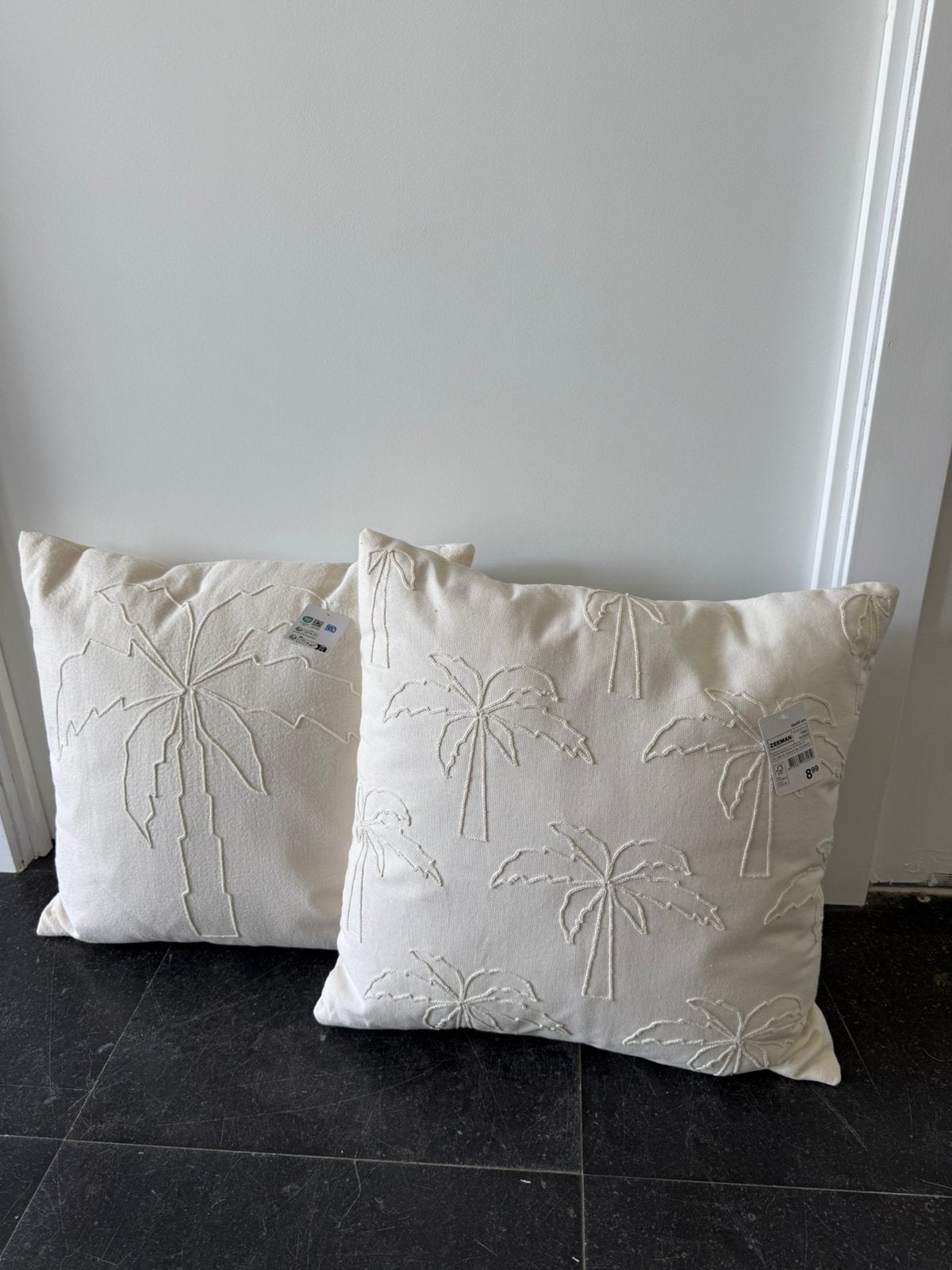 2 coussins beige clair neufs motif palmiers, Enlèvement ou Envoi, Comme neuf, Beige