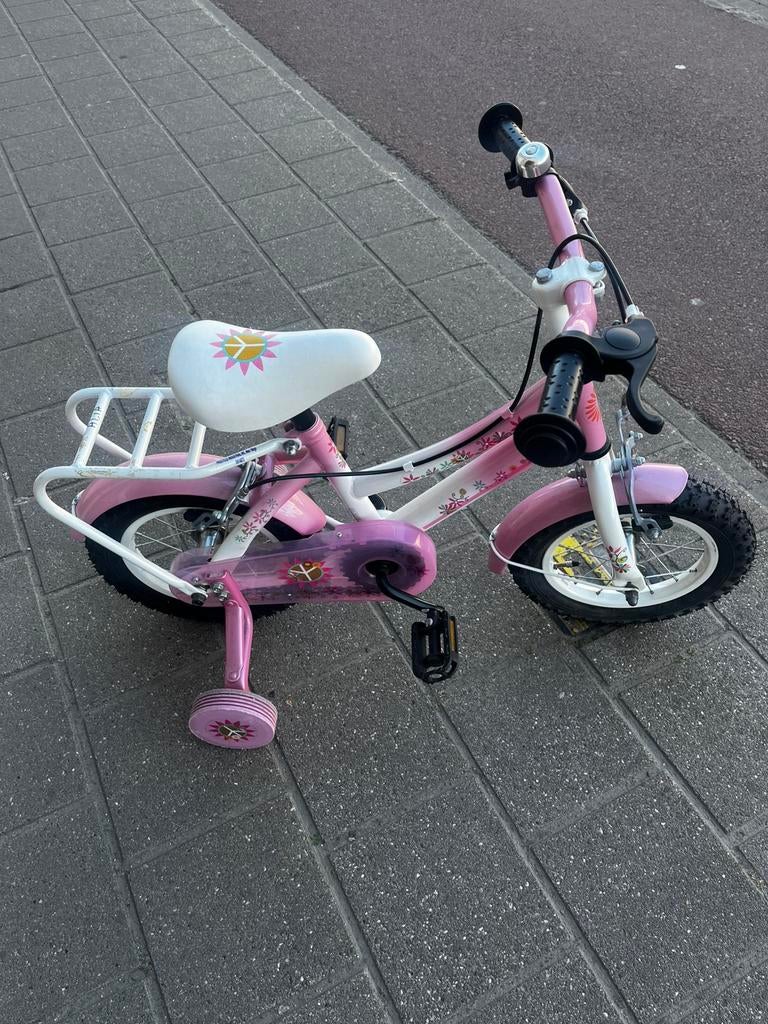 Meisjesfiets 12 inch met zijwieltjes – weinig gebruikt, Ophalen, Zo goed als nieuw, Verstelbare zitting