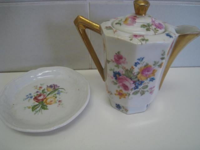 Limoges melkkan en bordje, maten melkkan 11 x 6,5cm., Antiek en Kunst, Antiek | Porselein, Ophalen
