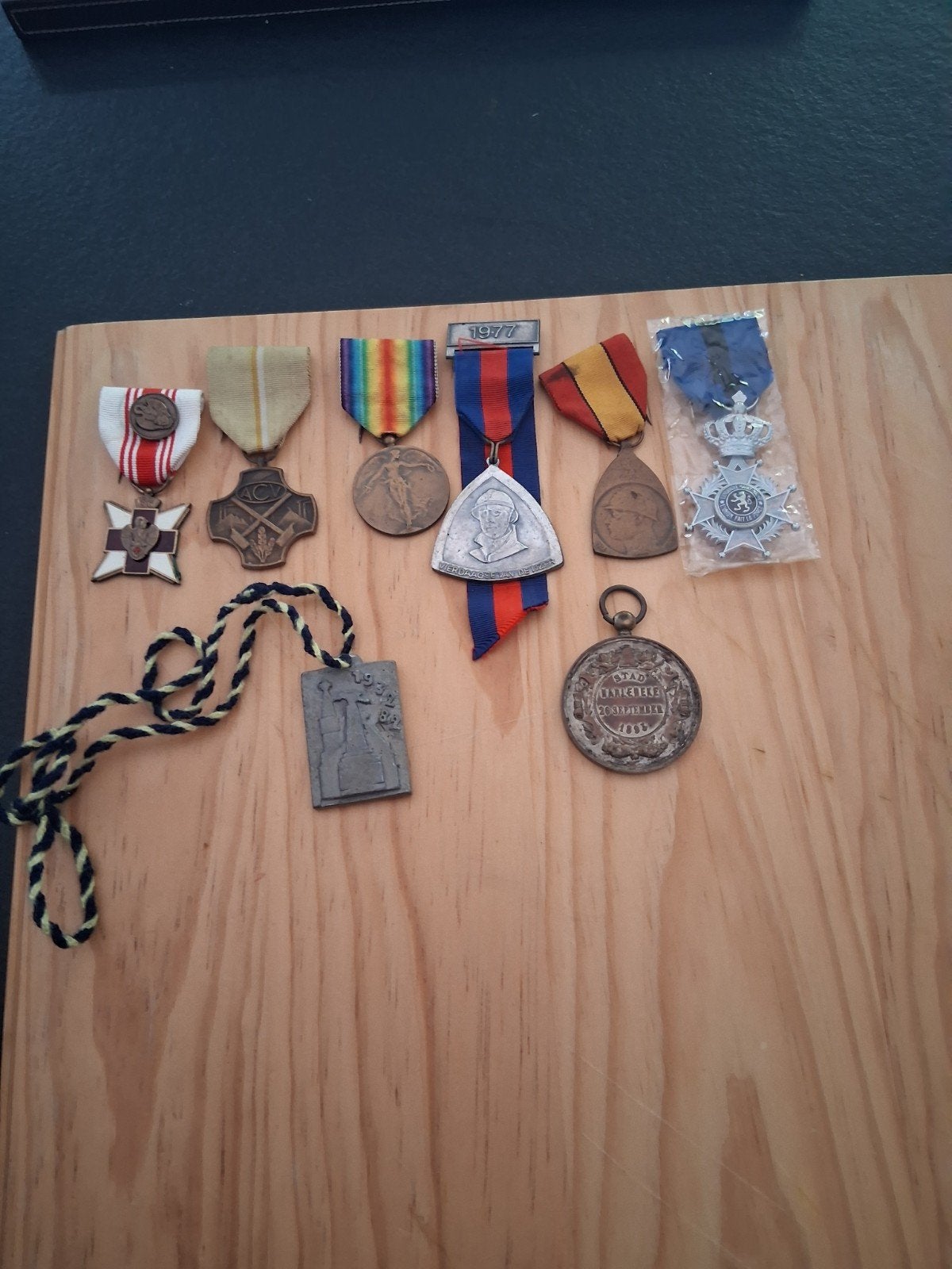Medalles mogen weg voor een goed bodn, Postzegels en Munten, Penningen en Medailles, Ophalen