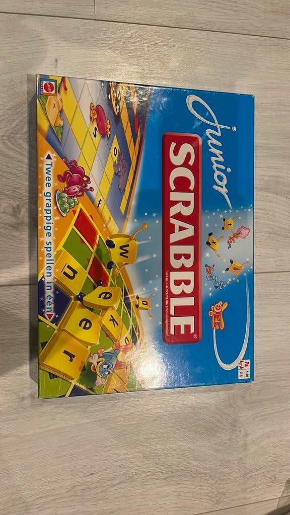 Scrabble Junior – bordspel (topstaat), Ophalen of Verzenden, Zo goed als nieuw