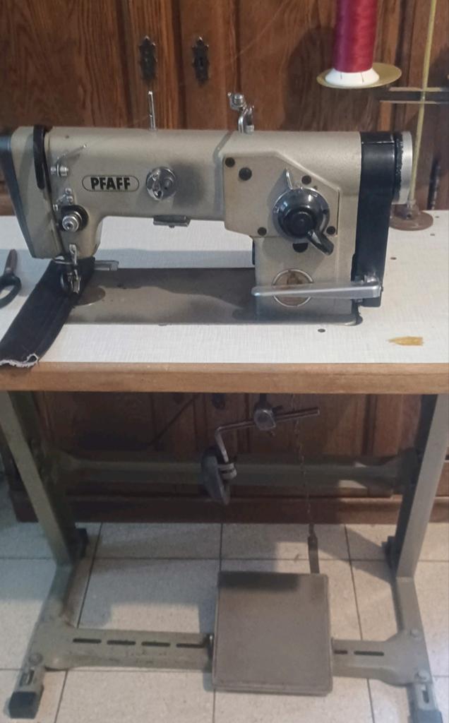 pfaff 438 naaimachine met drievoudige aandrijving en zigzag, Hobby en Vrije tijd, Ophalen, Naaimachine, Pfaff