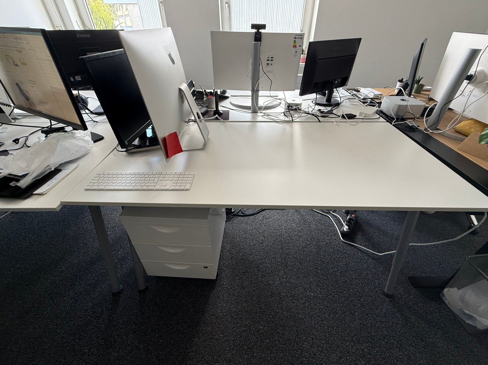 IKEA GALANT bureau - in hoogte verstelbaar - zeer stevig, Werkplek, Ophalen, Gebruikt, Bureau
