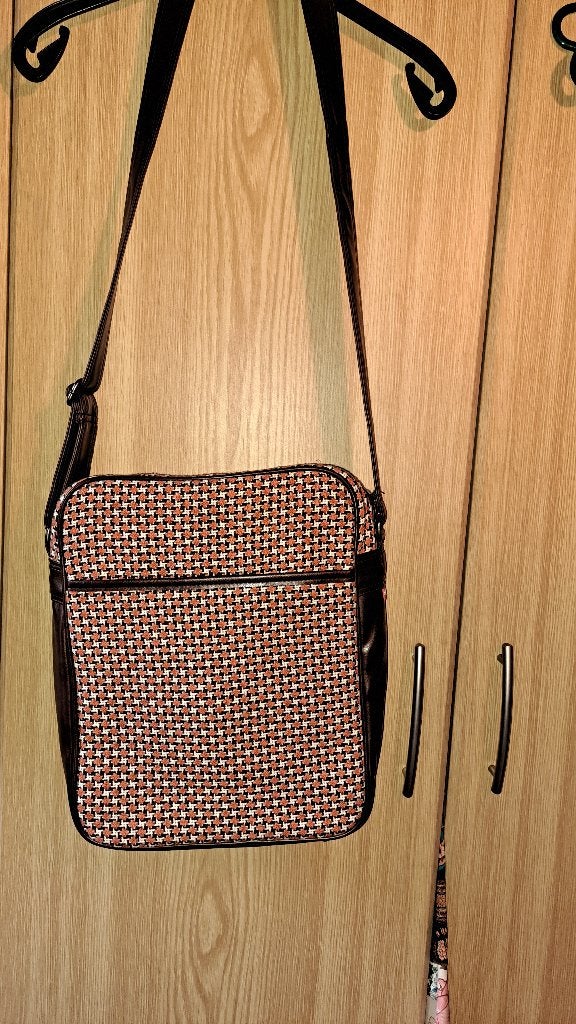 Skyline retro tas, Bijoux, Sacs & Beauté, Sacs | Sacs Femme, Enlèvement ou Envoi, Comme neuf, Brun, Sac à bandoulière