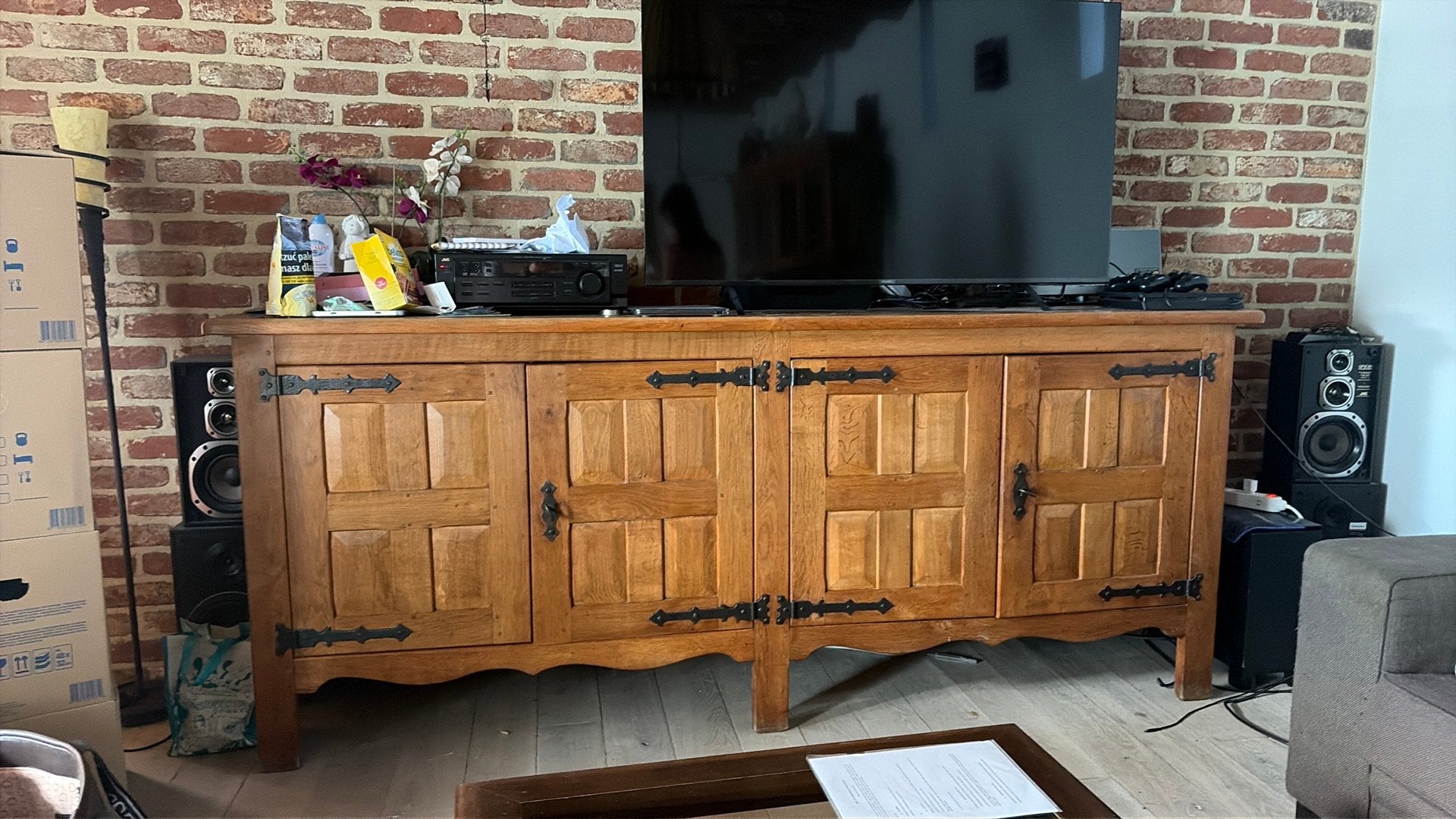 Commode avec table a journal et avec table basse ronde, Enlèvement