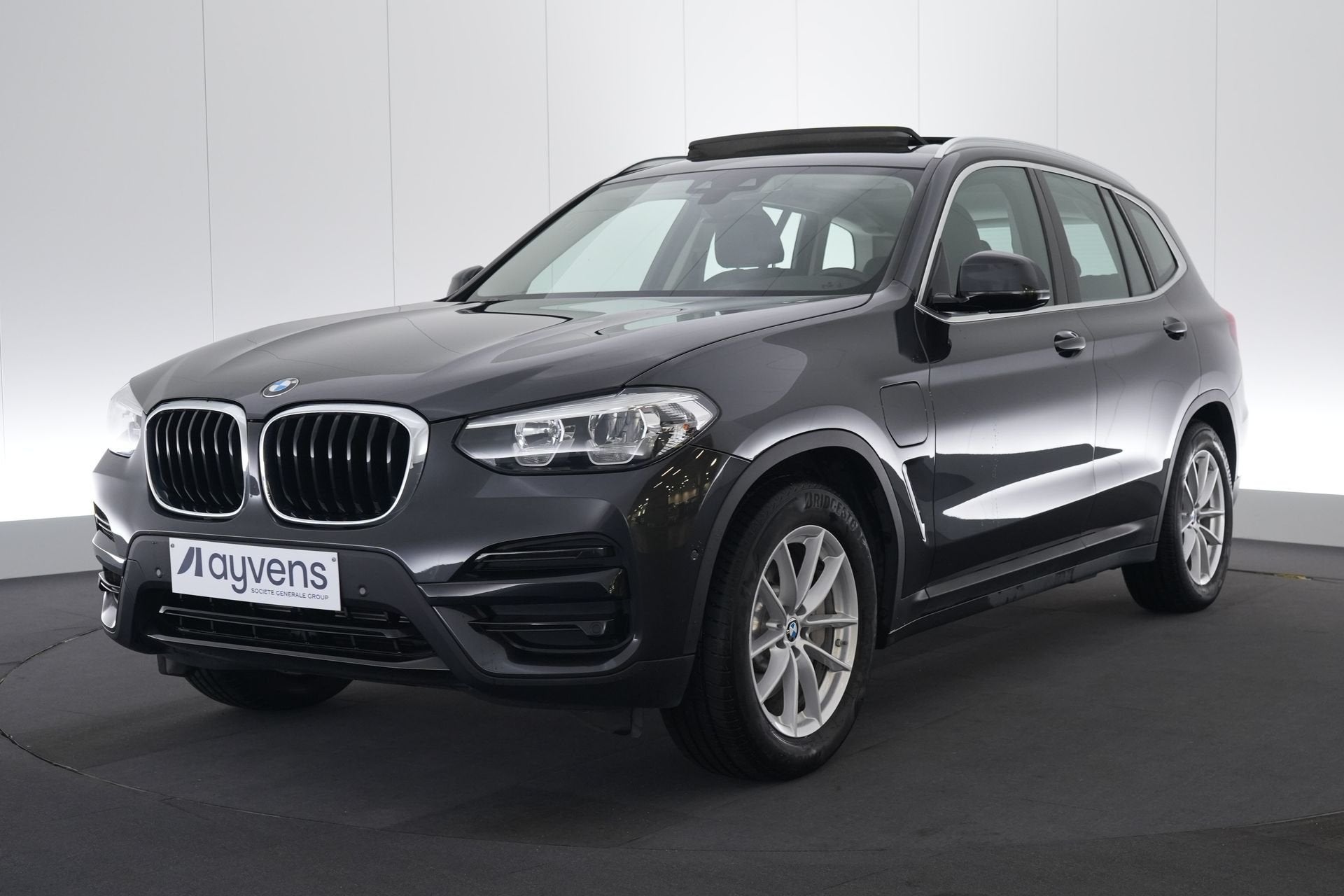 (2AQD917) BMW X3, Auto's, Automaat, 1998 cc, Parkeerassistent, Gebruikt