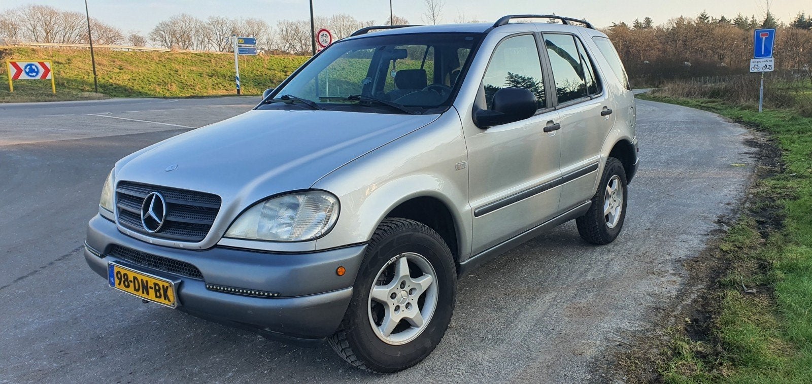 Mercedes ml 230 oktober 1999 rdw apk, Auto's, 4 cilinders, 2300 cc, Particulier, Zilver of Grijs