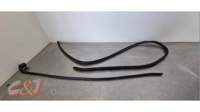 Joint caoutchouc porte coulissante droite d'un Peugeot Exper, -, 3 mois de garantie, Utilisé, -
