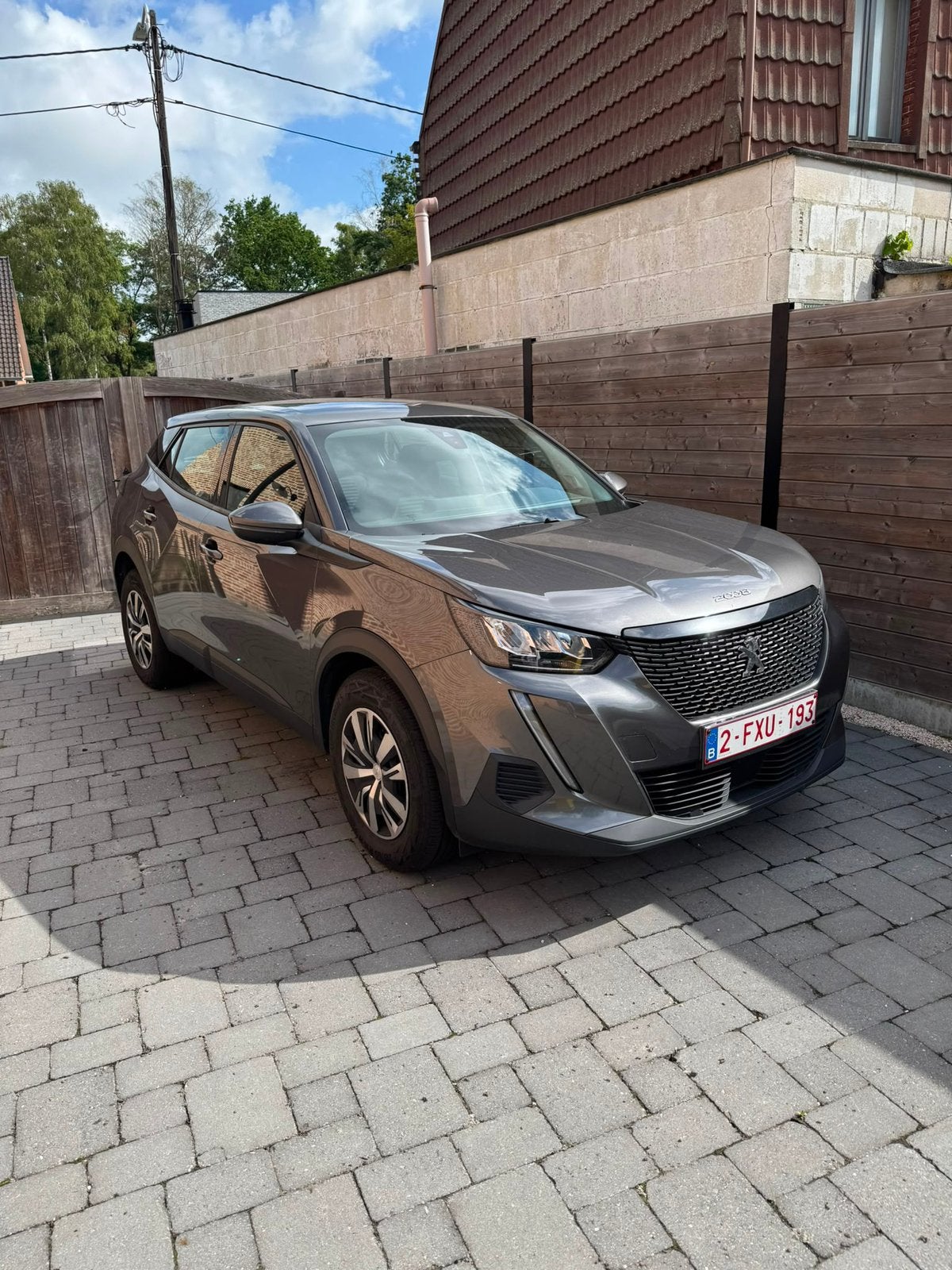 Grijze Peugeot 2008 1.2 PureTech (2020) 33900KM, Auto's, Stof, Euro 6, 1199 cc, Particulier