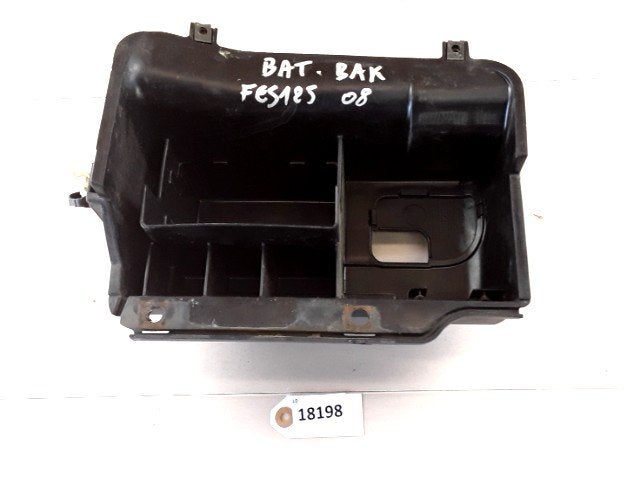 FES125 Silverwing 2007 - 2017 Honda Batterijbak D1-34730, Motoren