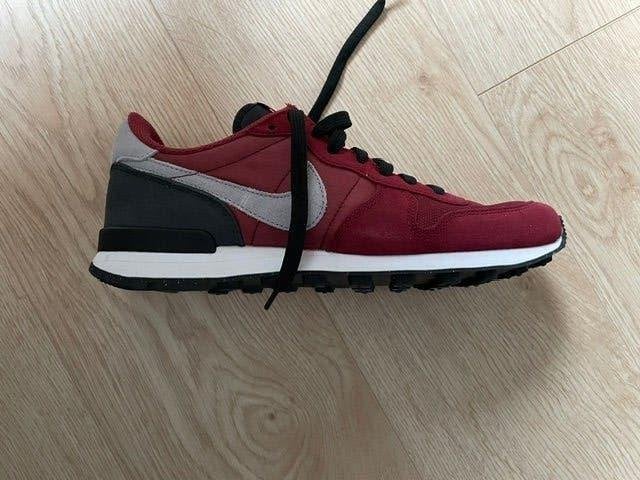 Nike sportschoen bordeaux grijs, Kleding | Heren, Schoenen, Ophalen, Overige kleuren, Sportschoenen, Nike