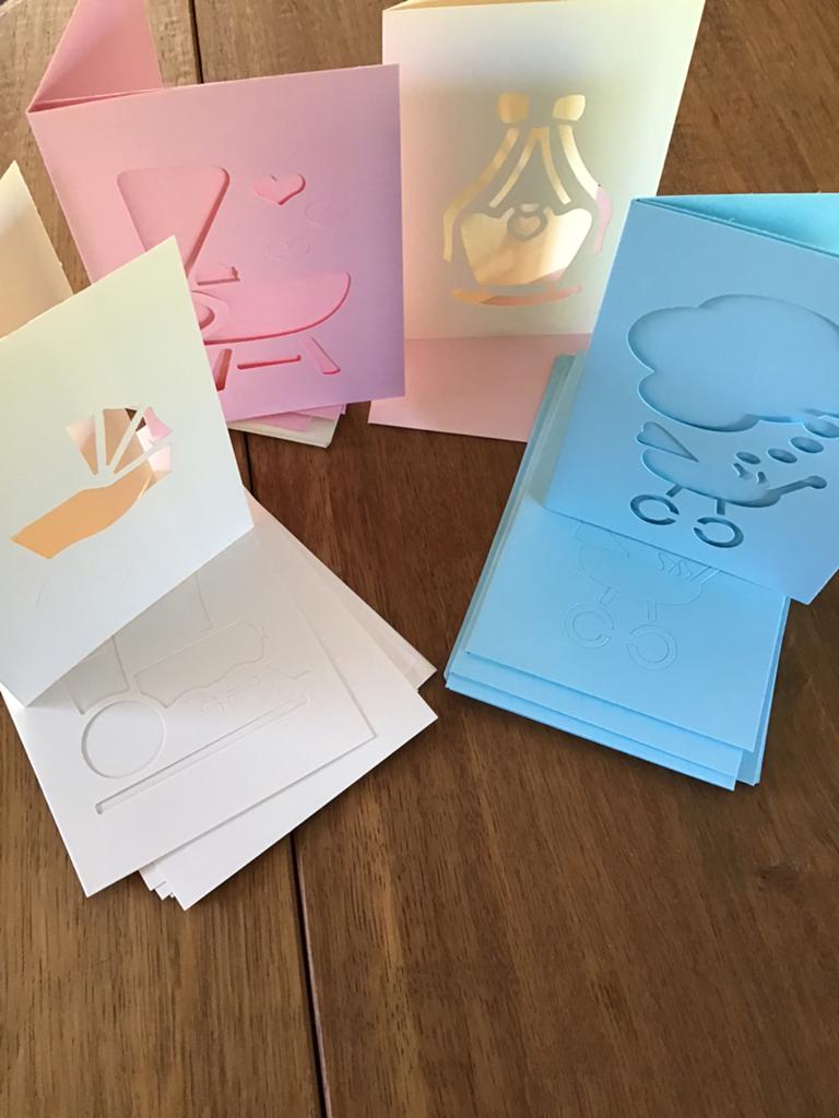 Kaartjes wieg of kinderwagen, Hobby & Loisirs créatifs, Cartes | Fabrication, Enlèvement ou Envoi, Comme neuf