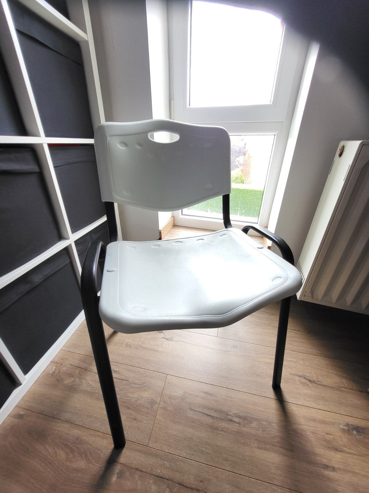 10 witte stoelen, Huis en Inrichting, Stoelen, Ophalen, Overige materialen, Wit, Nieuw