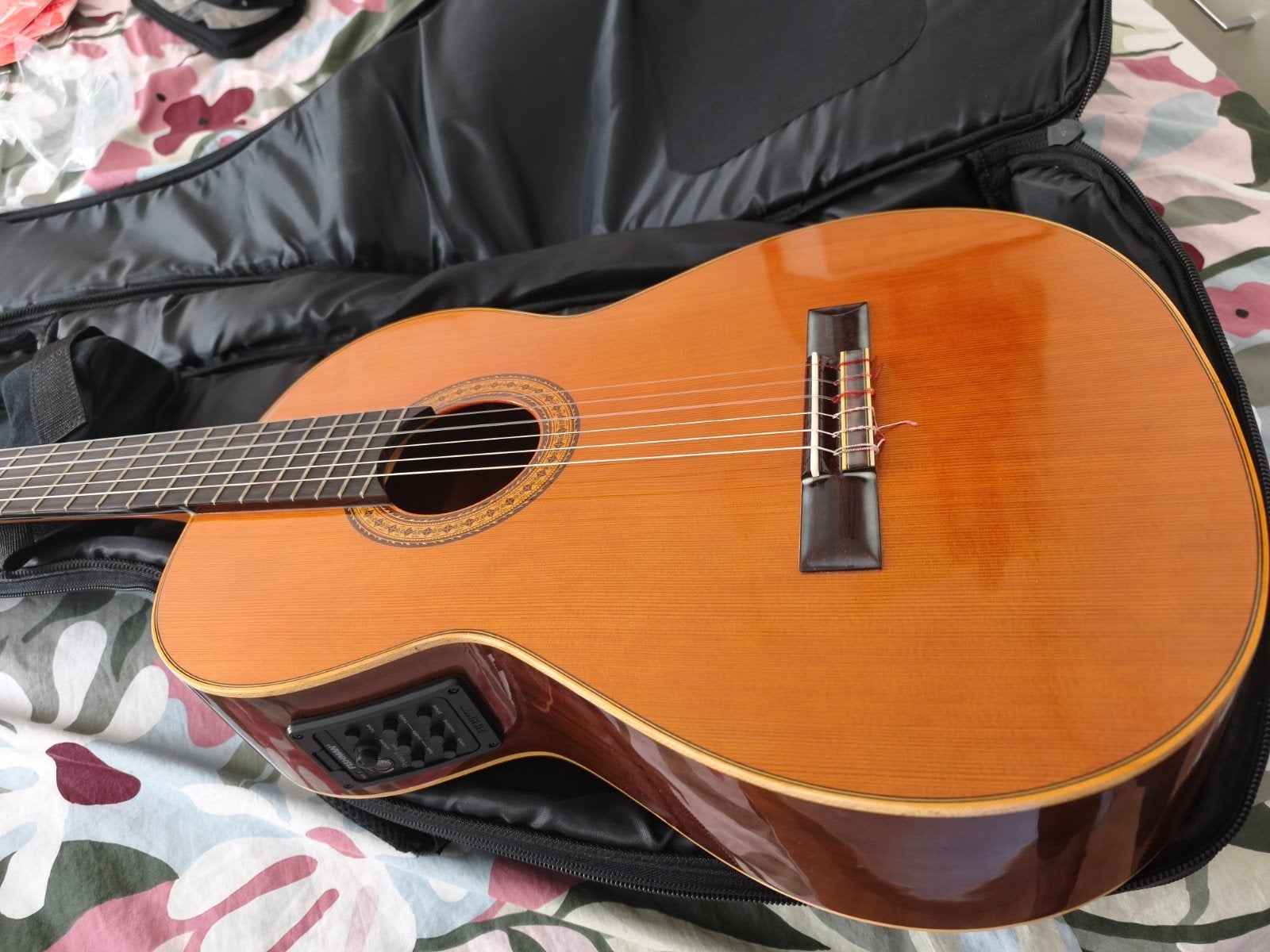 Guitares Classiques/Flamenco Électro, Musique & Instruments, Enlèvement ou Envoi, Comme neuf, Guitare classique ou espagnole, Avec capteur (piezo)