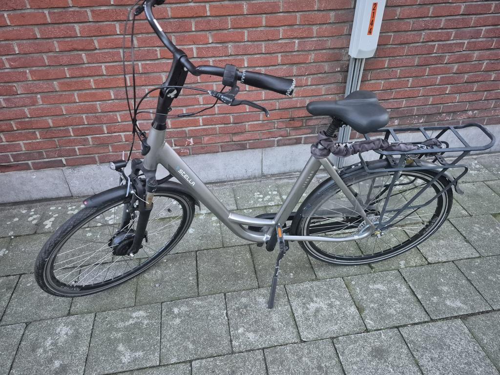 Damesfiets Stella, Fietsen en Brommers, Fietsen | Dames | Damesfietsen, Ophalen, Zo goed als nieuw
