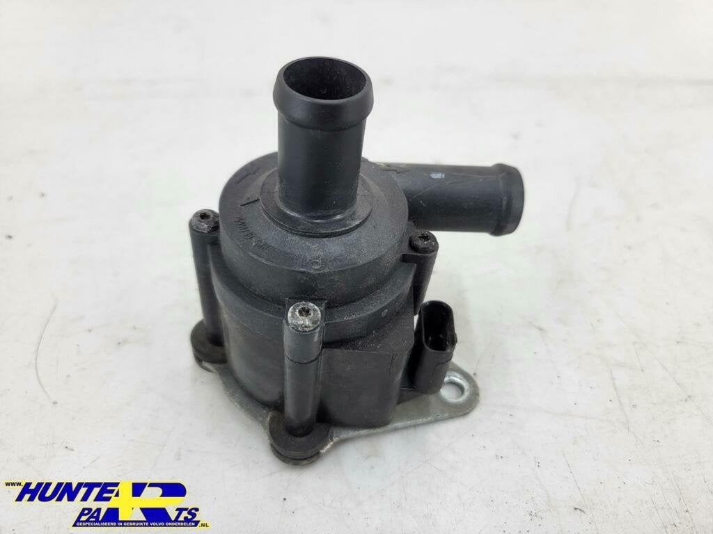 Extra waterpomp Volvo V90 II 2.0 D5 ('16-'22) 31338211, Auto-onderdelen, Brandstofsystemen, Volvo, Gebruikt, Ophalen of Verzenden