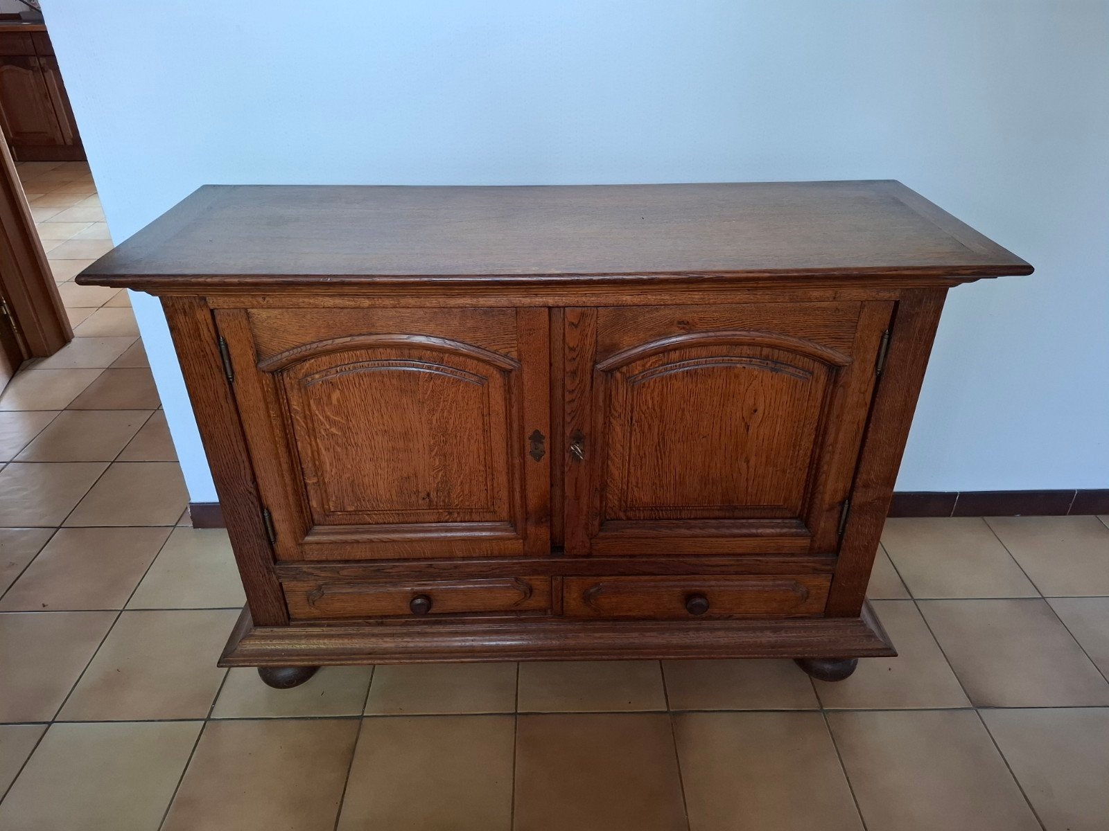 Houten antieke kast, Ophalen