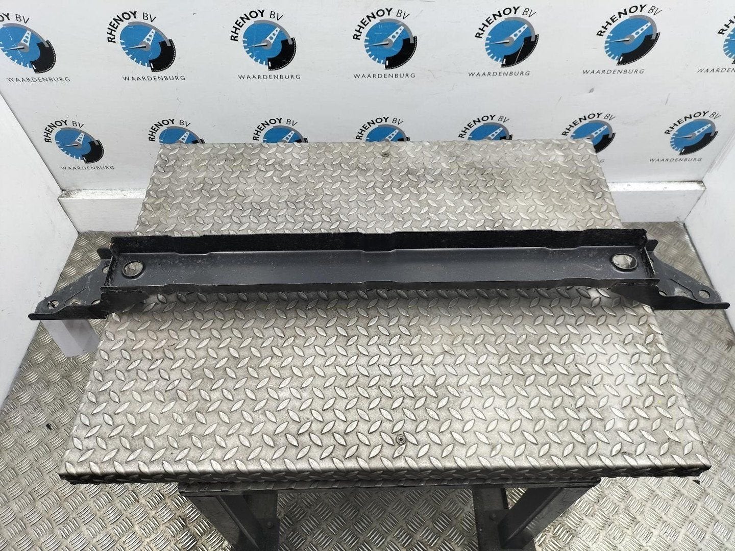 NISSAN ARIYA FE0 ER RADIATEUR BALK 2022, Ophalen of Verzenden, Gebruikt, Stiba lid