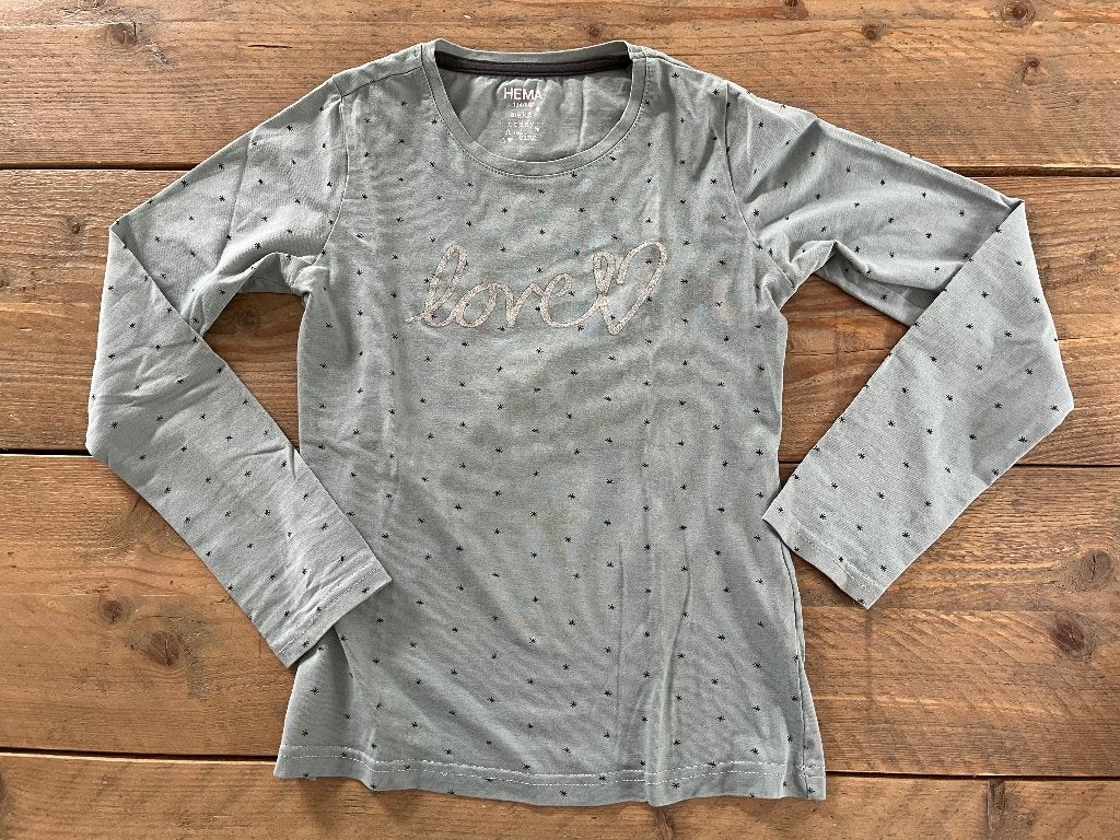 HEMA, (munt) groene longsleeve "love" 134 - 140, Kinderen en Baby's, Ophalen of Verzenden, Hema, Meisje, Shirt of Longsleeve