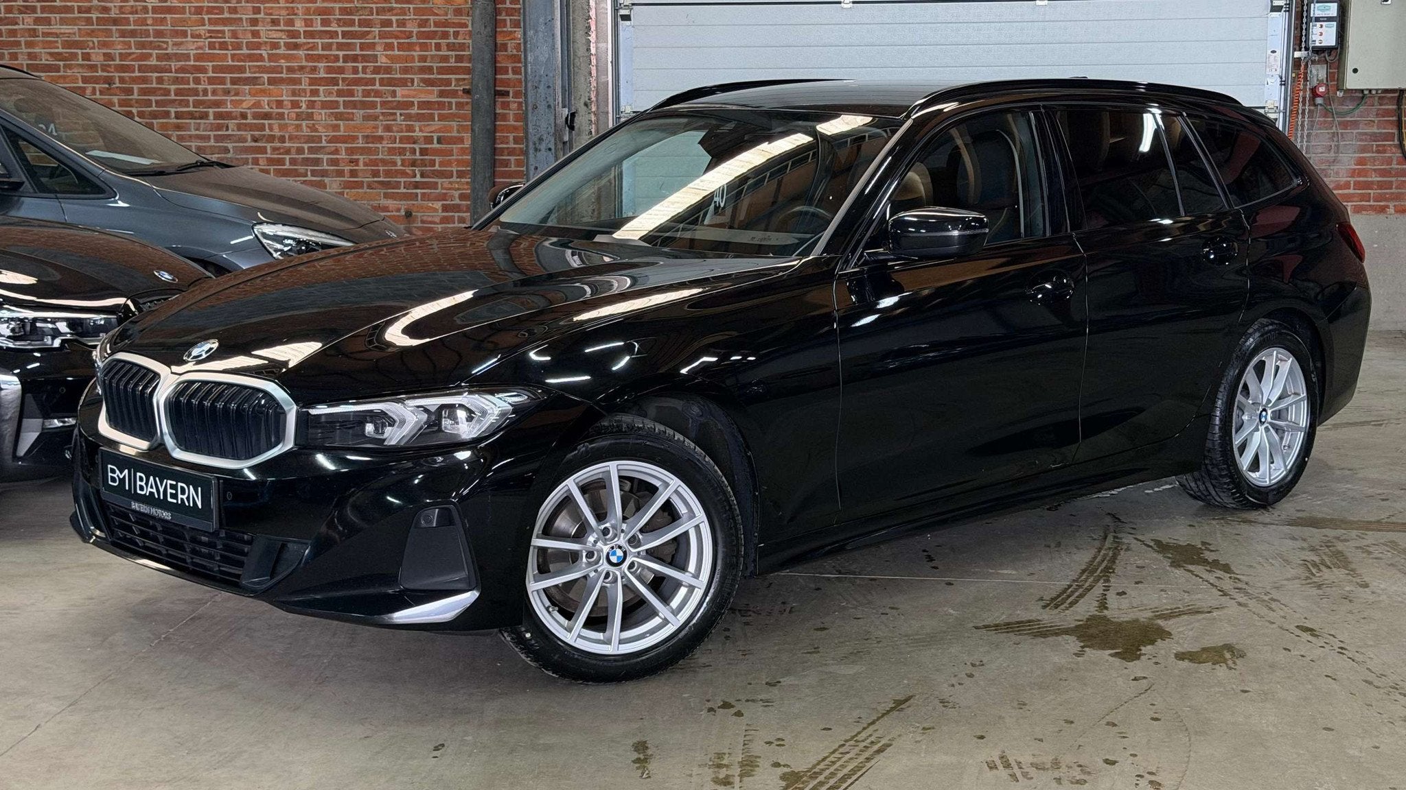 BMW 318 iAS Automaat Facelift Benzine Garantie EURO 6d LED, Autos, Achat, Euro 6, Carnet d'entretien, Noir