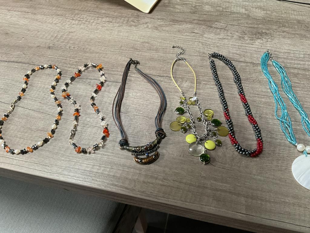 6 leuke parels, Ophalen of Verzenden, Zo goed als nieuw