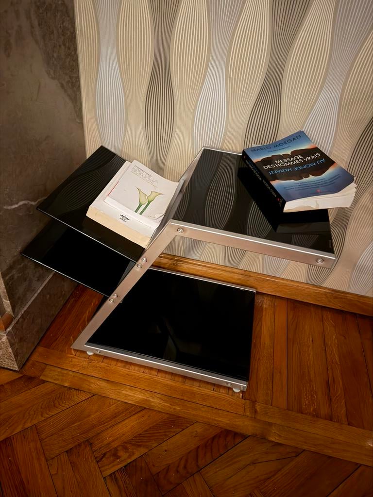 Design bijzettafel van zwart glas en aluminium, Huis en Inrichting, Woonaccessoires | Kisten, Zo goed als nieuw, Glas, Ophalen