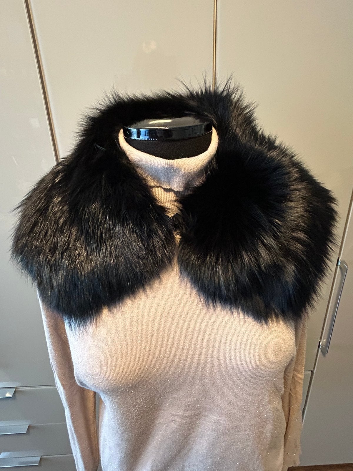 Magnifique col en fourrure véritable, noir, parfait état, Vêtements | Femmes, Enlèvement, Comme neuf