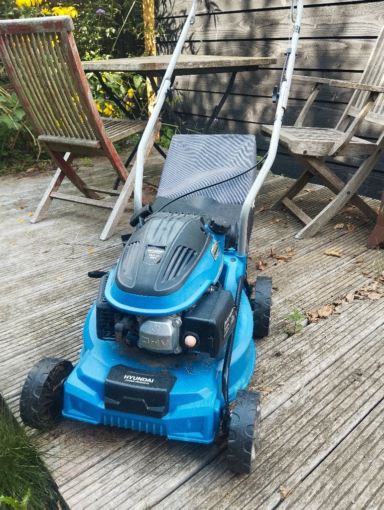 Machine à gazon Hyundai, Tondeuse rotative, 30 à 39 cm, Enlèvement, Utilisé