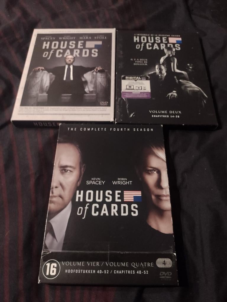 A vendre coffrets DVD saison 1,2,4 série House Of Cards, À partir de 12 ans, Enlèvement ou Envoi, Comme neuf, Drame
