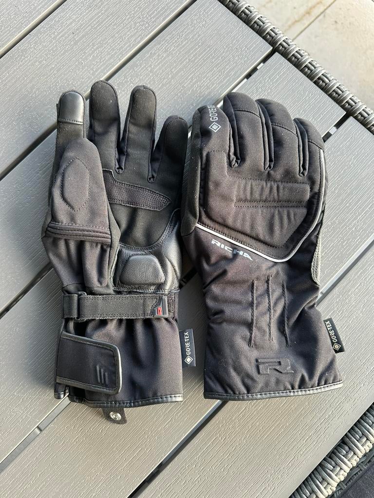 Richa motorhandschoenen, Motoren, Ophalen