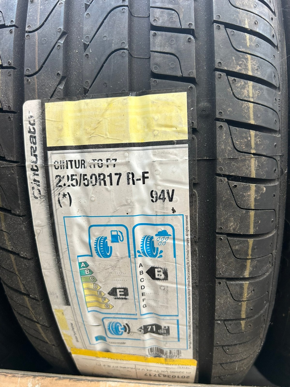 2 pneux neuf Pirelli 225/50/17, Enlèvement