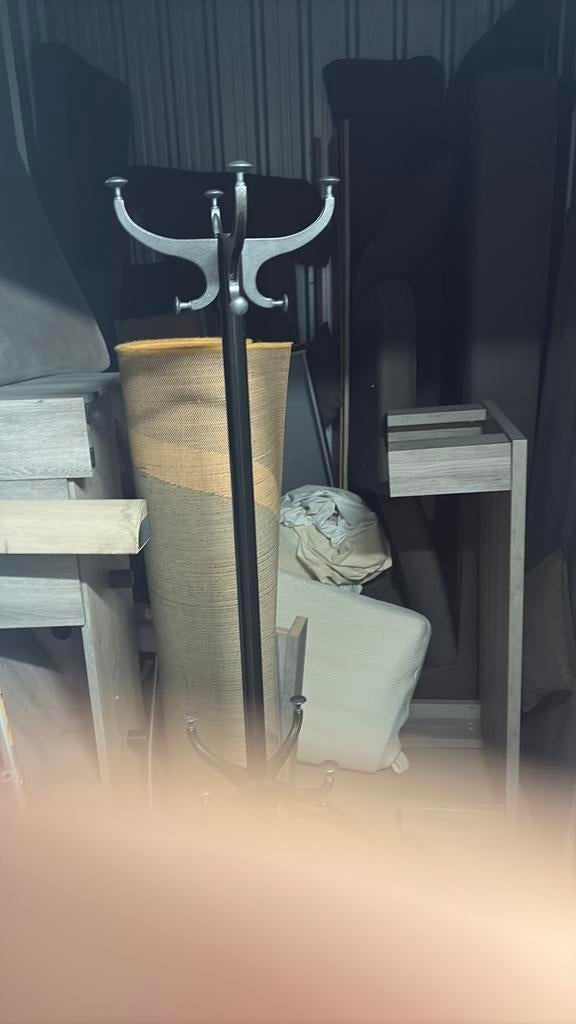 Tapijt comode zetel matras kapstok kastje, Huis en Inrichting, Woonaccessoires | Kapstokken, Ophalen, Gebruikt