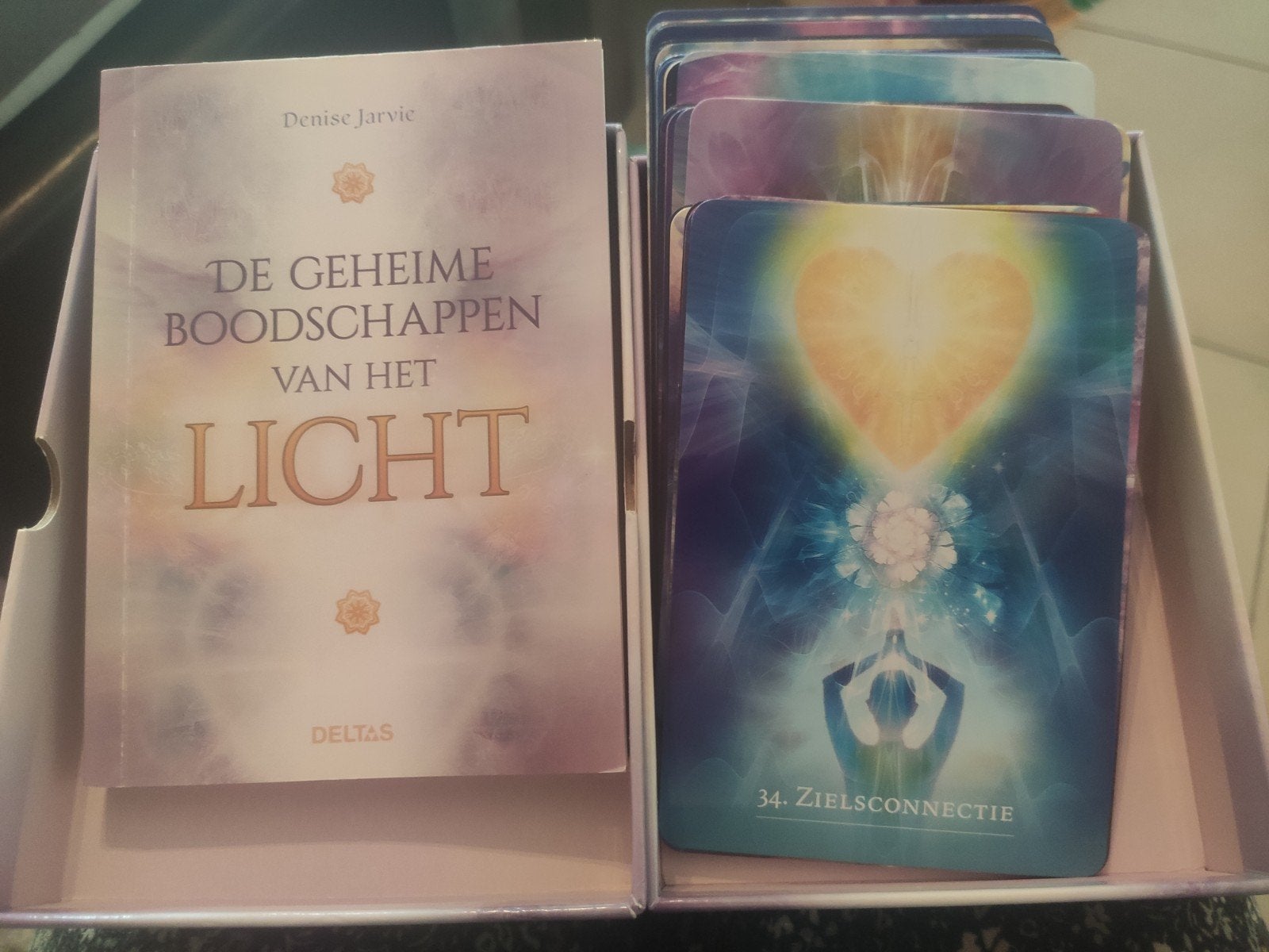 spirituele kaarten de geheime boodschappen van het licht, Ophalen