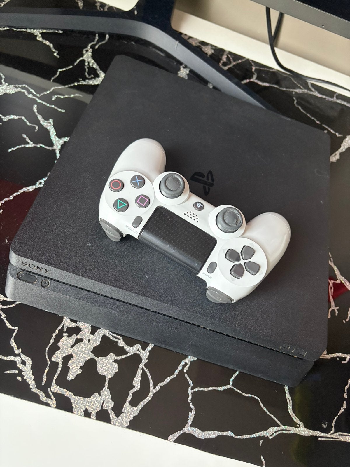 Ps4 slim 1TB + 15 games + 2 controllers HDMI, Games en Spelcomputers, Spelcomputers | Sony PlayStation 4, Ophalen, Met 2 controllers
