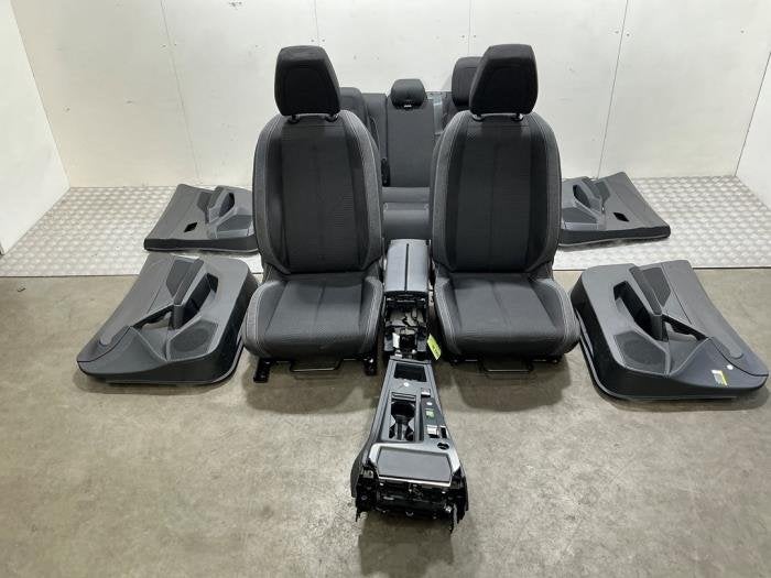 Kit revêtement (complet) d'un Peugeot 308 (308 21-), Autos : Pièces & Accessoires, Utilisé, -, Peugeot, -