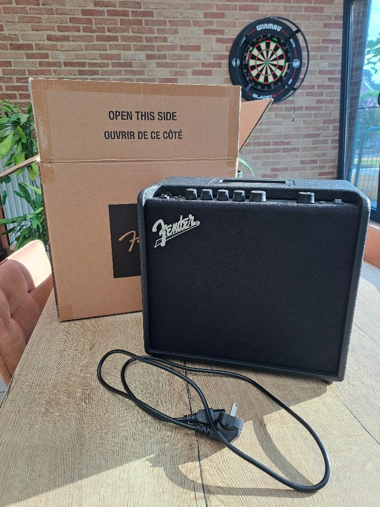 Mustang LT 25 versterker voor elektrische gitaar, Musique & Instruments, Amplis | Basse & Guitare, Enlèvement, Comme neuf, Guitare
