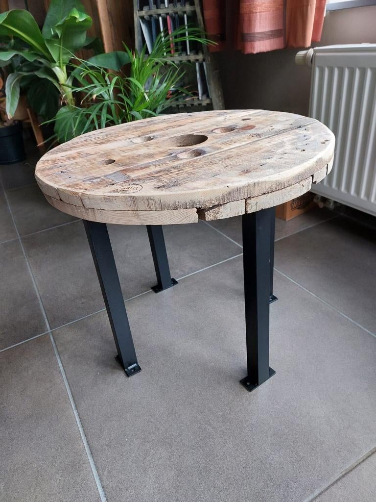bijzettafel, houten haspel met metalen poten, 25 à 50 cm, Rond, 50 à 100 cm, Comme neuf