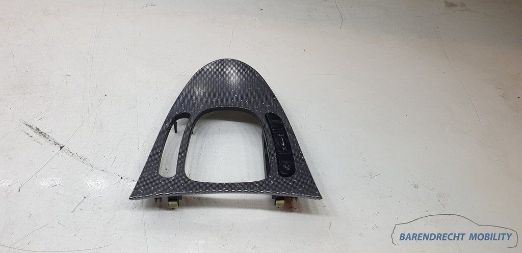 Cache de levier de vitesses de console centrale Mercedes W20, Mercedes-Benz AG, Mercedes-Benz, Utilisé, Mercedesstrasse 120
70372  Stuttgart, DE