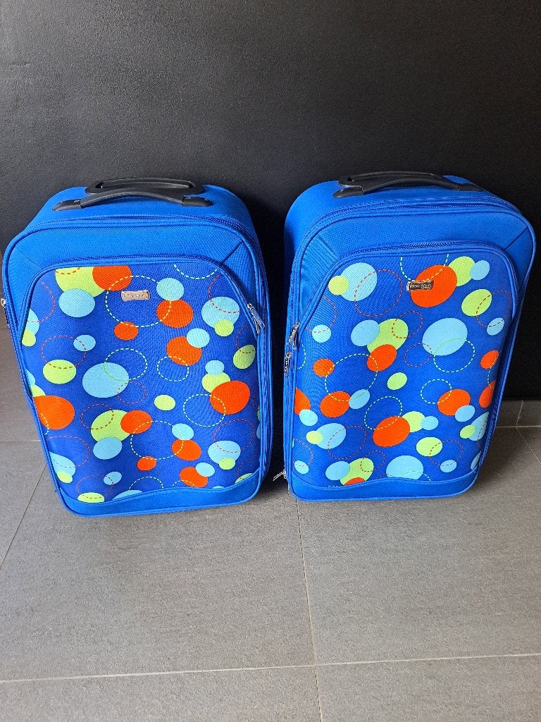 *** 2 Middelgrote reiskoffer Elementz 67cmx40cmx25cm**, Gebruikt, 35 tot 45 cm, Ophalen, 60 tot 70 cm