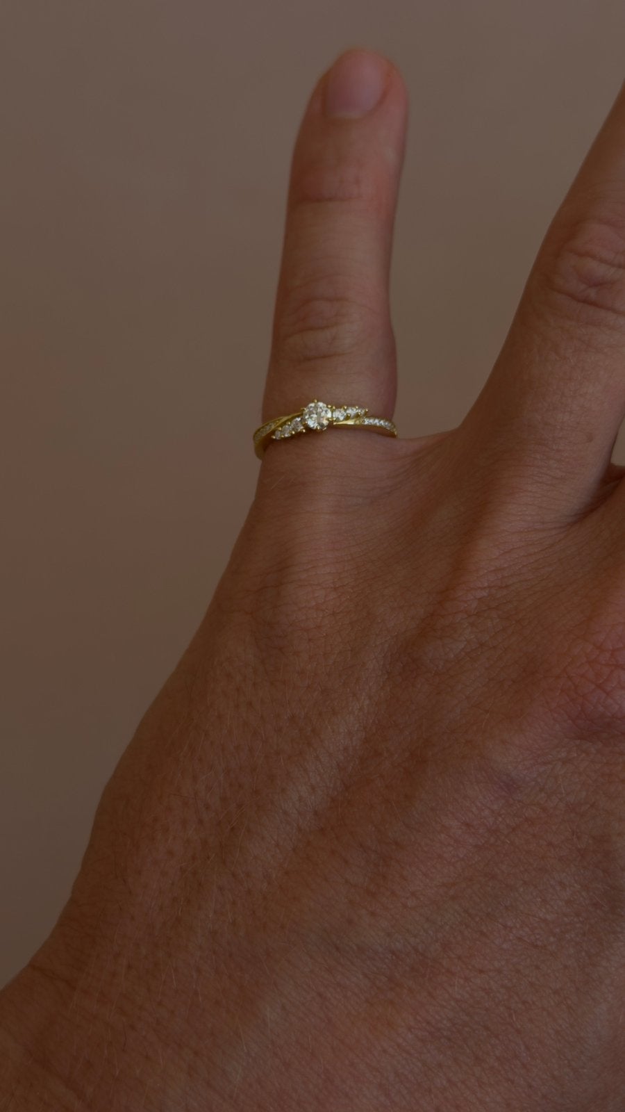 Jeulia gouden pave bypass rond geslepen ring maat 51, Bijoux, Sacs & Beauté, Neuf, Enlèvement ou Envoi, Or, Autres matériaux
