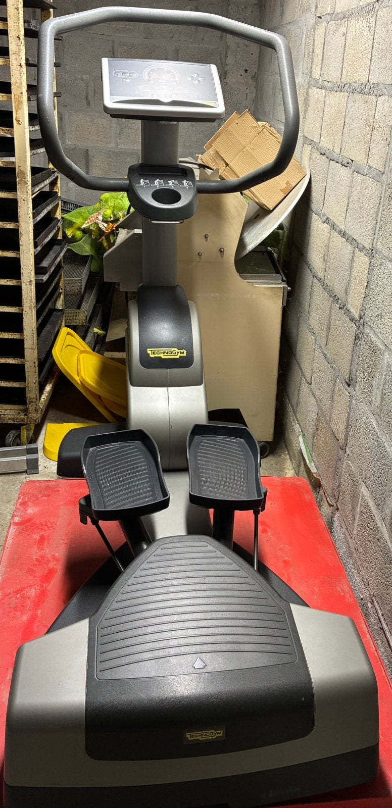 Technogym Synchro Excite crosstrainer - professioneel, Sport en Fitness, Ophalen, Zo goed als nieuw, Crosstrainer