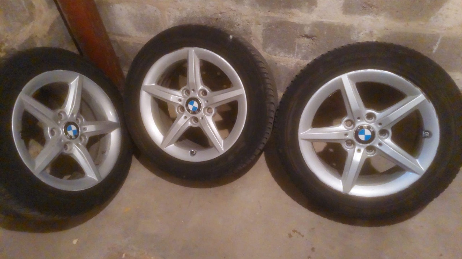 jantes plus pneus BMW 205 55 16, Enlèvement ou Envoi, Pneu(s)