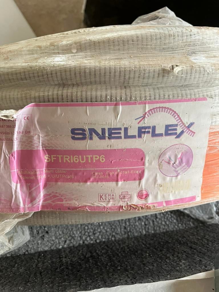 Preflex coax utp 6, rol 100 meter, Doe-het-zelf en Bouw, Elektriciteit en Kabels, Ophalen, Zo goed als nieuw