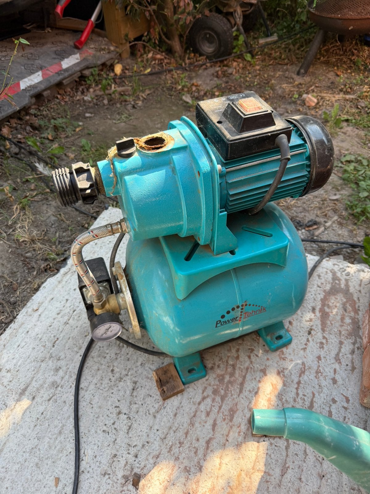 Hydrofoorpomp + aanzuigslang 8 meter met terugslagklep, Ophalen, Zo goed als nieuw, Hydrofoorpomp