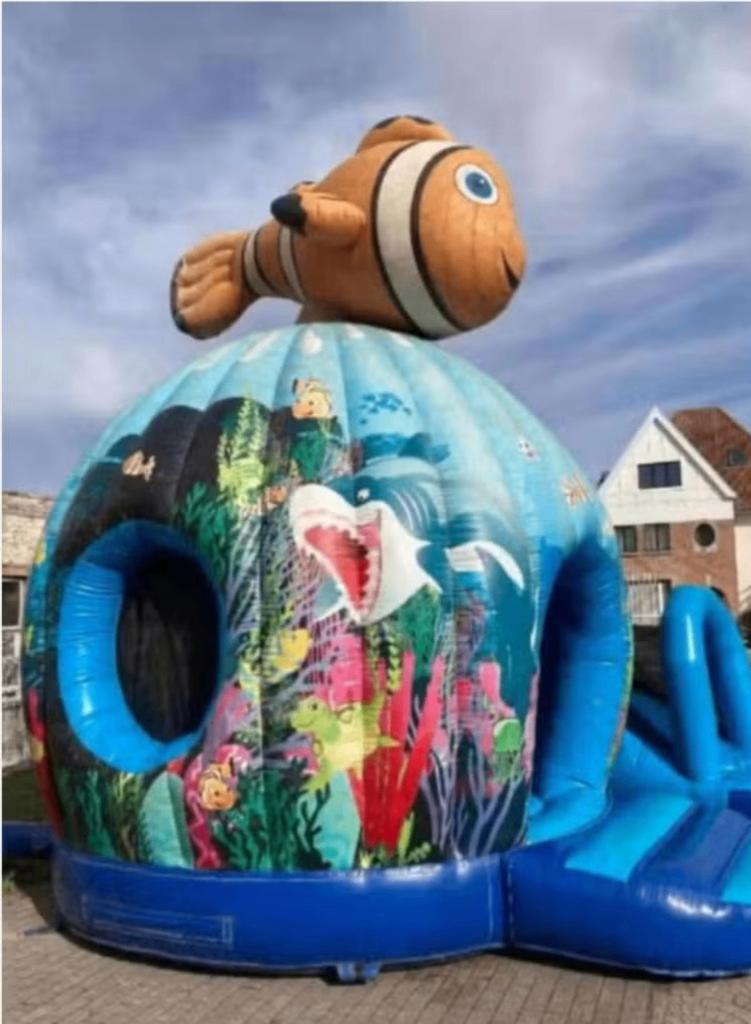 Groot Springkasteel "Nemo" met Glijbaan | 6 x 5 meter |, Hobby en Vrije tijd, Ophalen