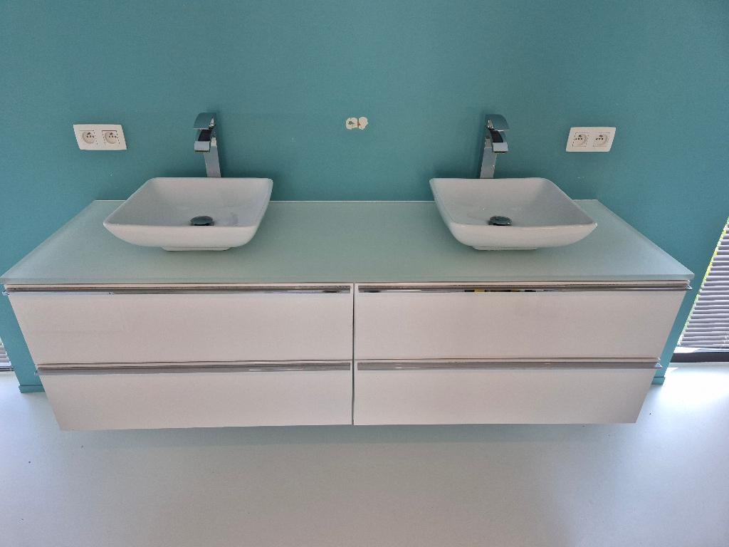 Badkamermeubel 180cm (moet dringend weg), Huis en Inrichting, Badkamer | Badkamermeubels, Ophalen, Gebruikt, 150 tot 200 cm, Minder dan 100 cm